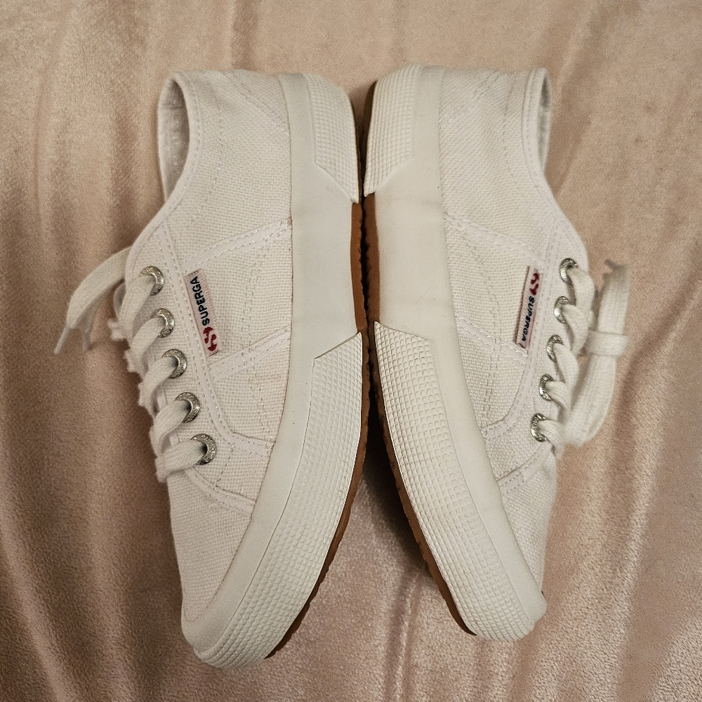Superga 2750 Cotu Classic Sneakers - White. Women's size 6 (US) / 36 (EU)